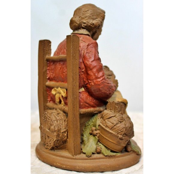 Vtg 1984 Tom Clark Gnome Old Lady Women Mabel in Chair Sculpted Figurine Statue - Picture 5 of 10